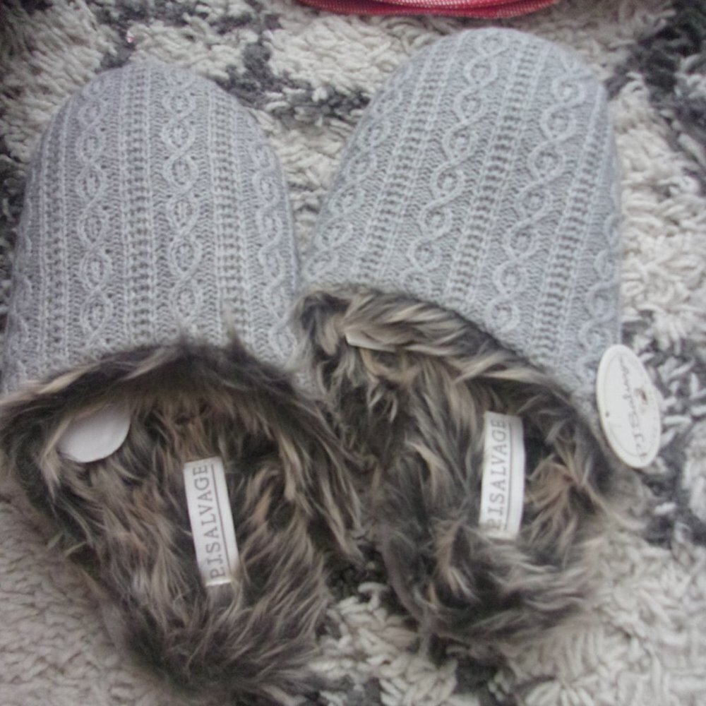 Pj salvage slippers size m/large new without tags
